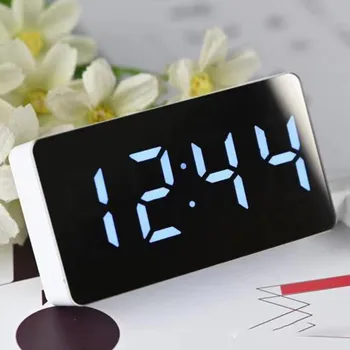  LED Slr Цифров Часовник Будилник Повторение Показване на Времето Нощен LCD Настолна Лампа Настолна USB Батерии Начало Декор